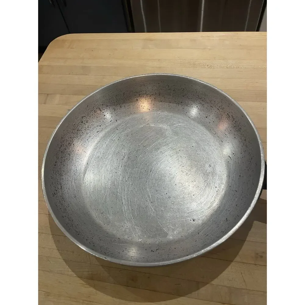 Vintage Wear-Ever Cast Aluminum No. 2320 Hallite 10 1/2” Frying Pan Made in USA